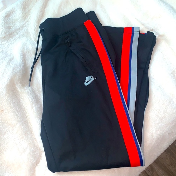 Nike Pants - Nike Women’s Striped Sport Casual Pants